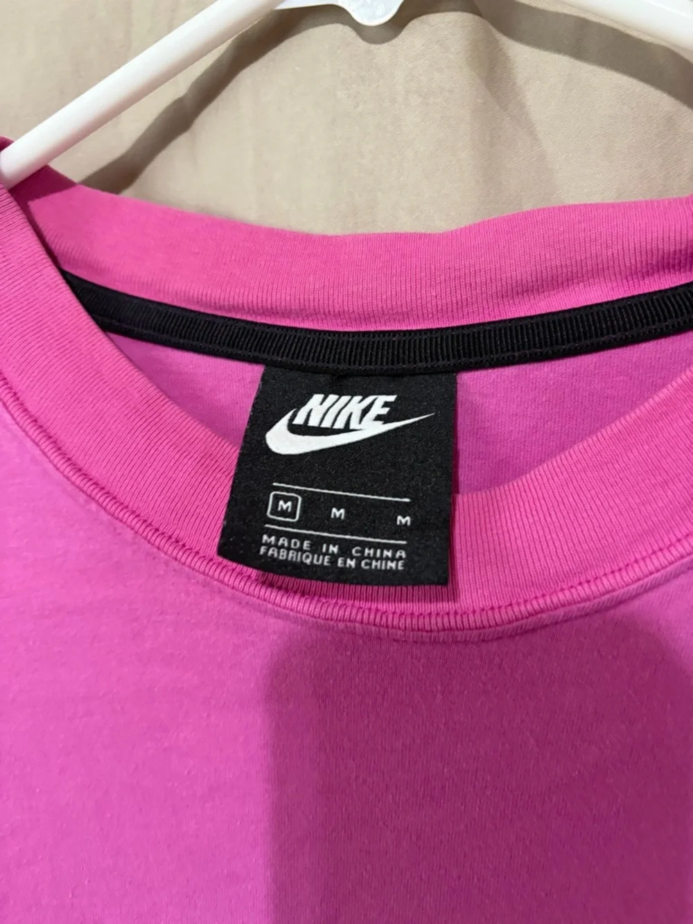 Nike T-shirt - Picture 2 of 2